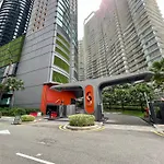 Sky Suites Modern 3Br Family Suite At Klcc